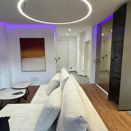 Moderni Hi-Tech Apartman V Centru Pardubic - Wi-Fi, Netflix, Projektor Pardubice Exterior photo