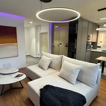 Moderni Hi-Tech Apartman V Centru Pardubic - Wi-Fi, Netflix, Projektor Pardubice Exterior photo