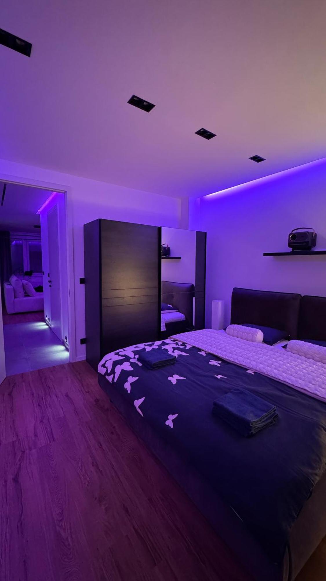 Moderni Hi-tech V Centru Pardubic - Wi-fi, Netflix, Projektor Apartmán