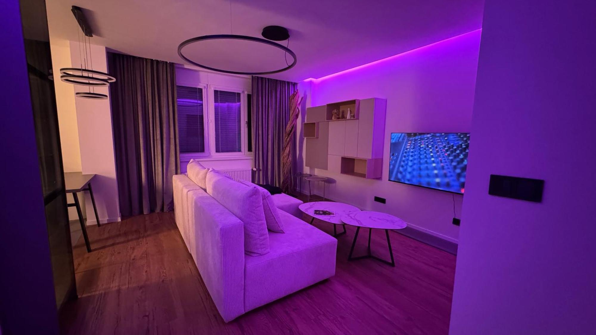Moderni Hi-tech V Centru Pardubic - Wi-fi, Netflix, Projektor Apartmán
