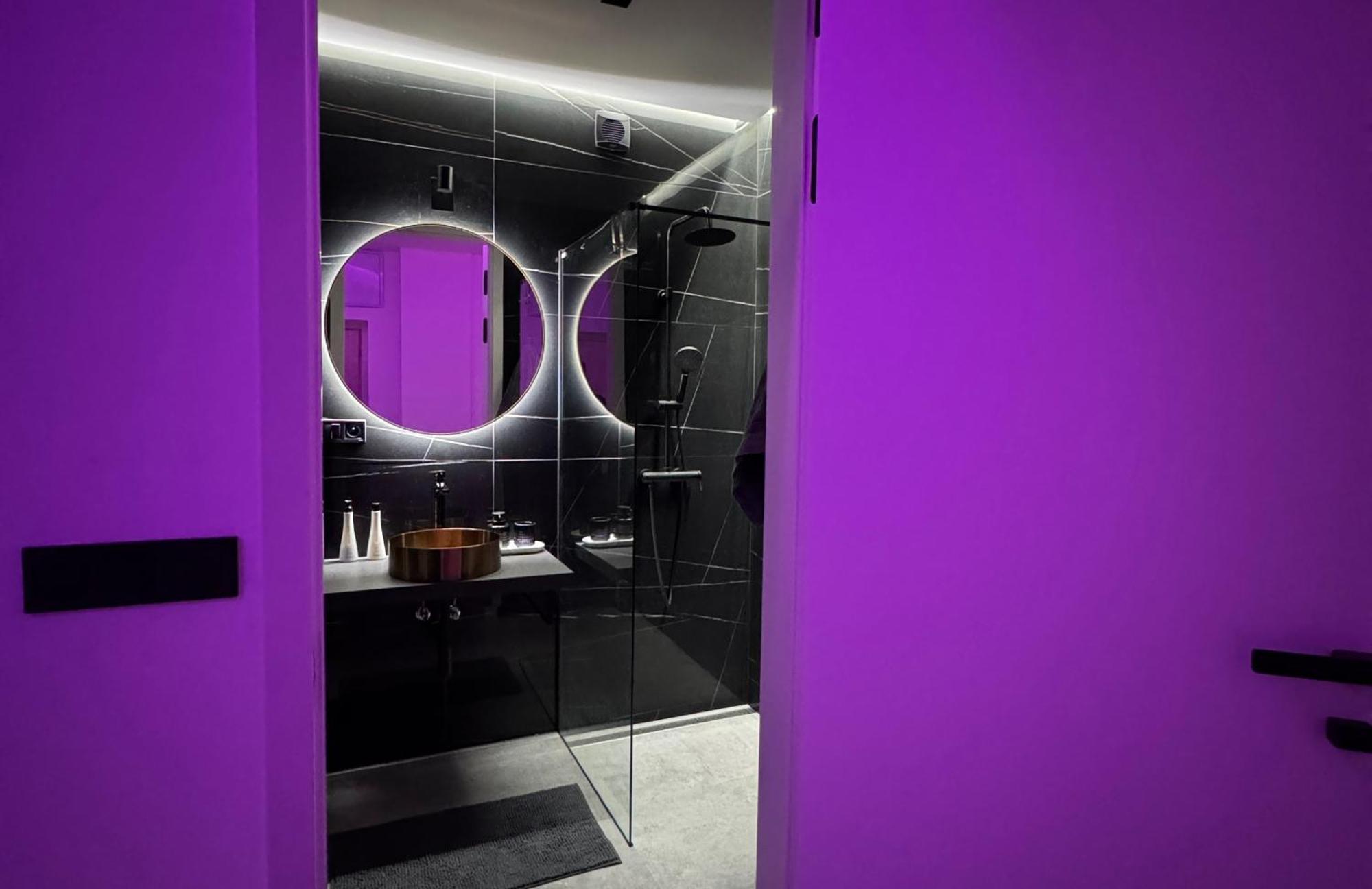 Moderni Hi-tech V Centru Pardubic - Wi-fi, Netflix, Projektor Apartmán *